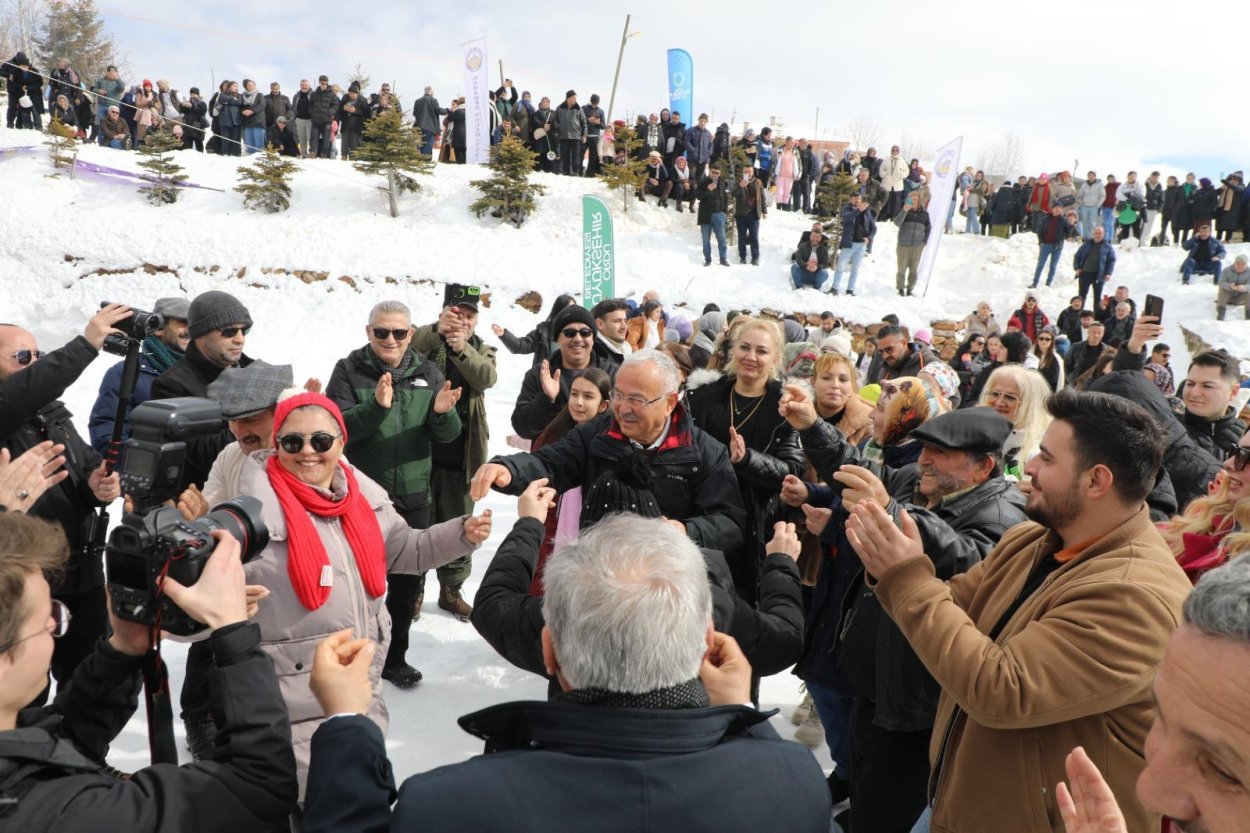 2 bin rakimda renkli festival 3258