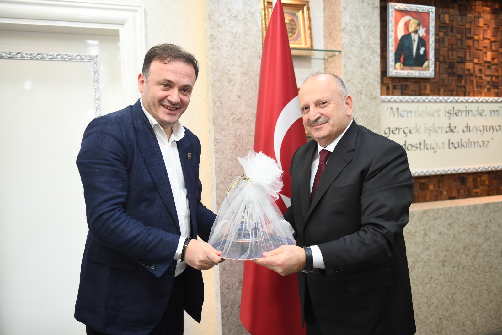 BASKAN TAVLI DOST VE KARDES ULKE GURCISTAN ILE ILISKILERIMIZI GUCLENDIRIYORUZ 14