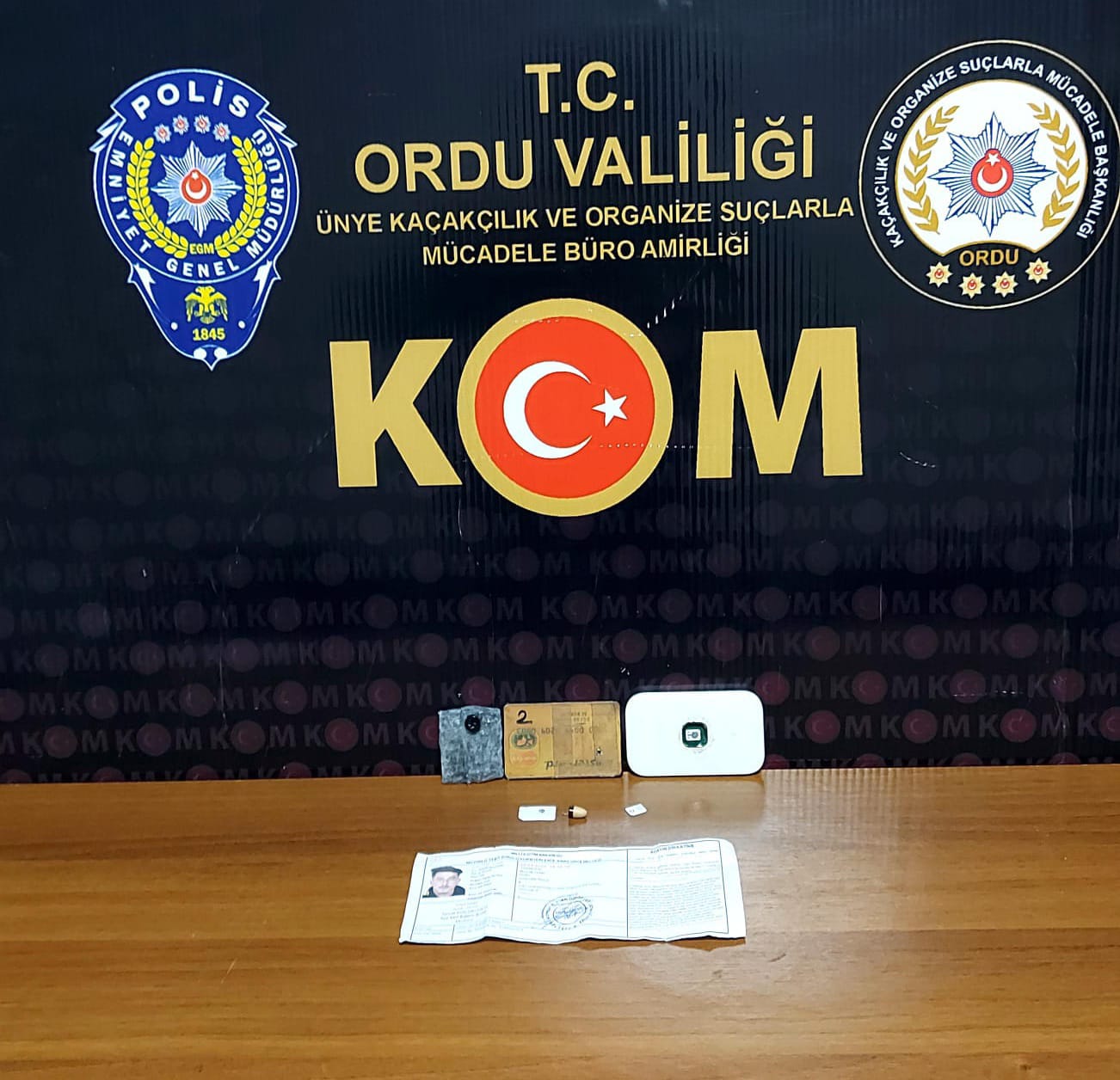 KOM 1