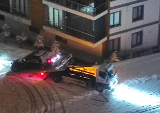 Ünye’de Kaygan Yolda Kontrolünü Kaybeden Araç 3 Araca Çarptı WhatsApp Image 2025 02 20 at 22.50.47