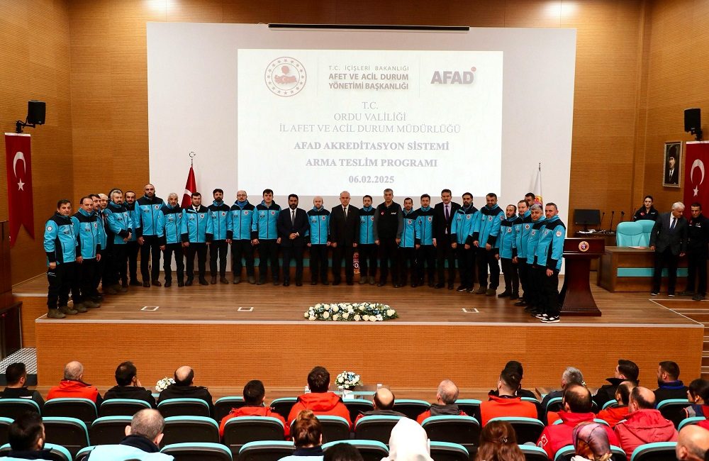 AFAD Tarafından Akredite Edilen Sivil Toplum Arama Kurtarma Ekiplerine Armaları