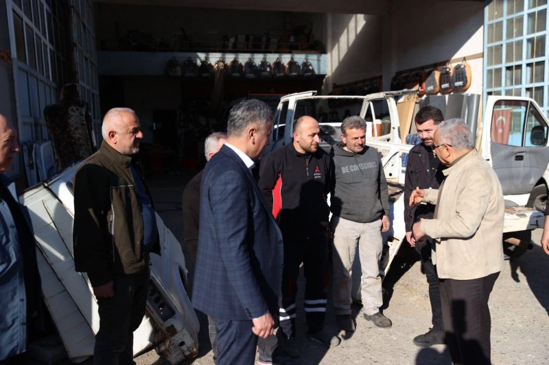 BAŞKAN GÜLER SANAYİ ESNAFINI ZİYARET ETTİ baskan guler sanayi esnafini ziyaret etti 6462