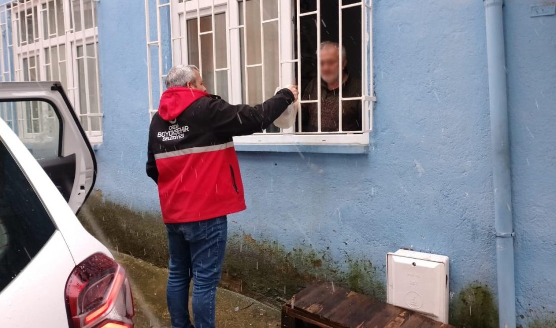 BÜYÜKŞEHİR SOĞUK KIŞ GÜNÜNDE SOFRALARI YEMEKSİZ BIRAKMIYOR.