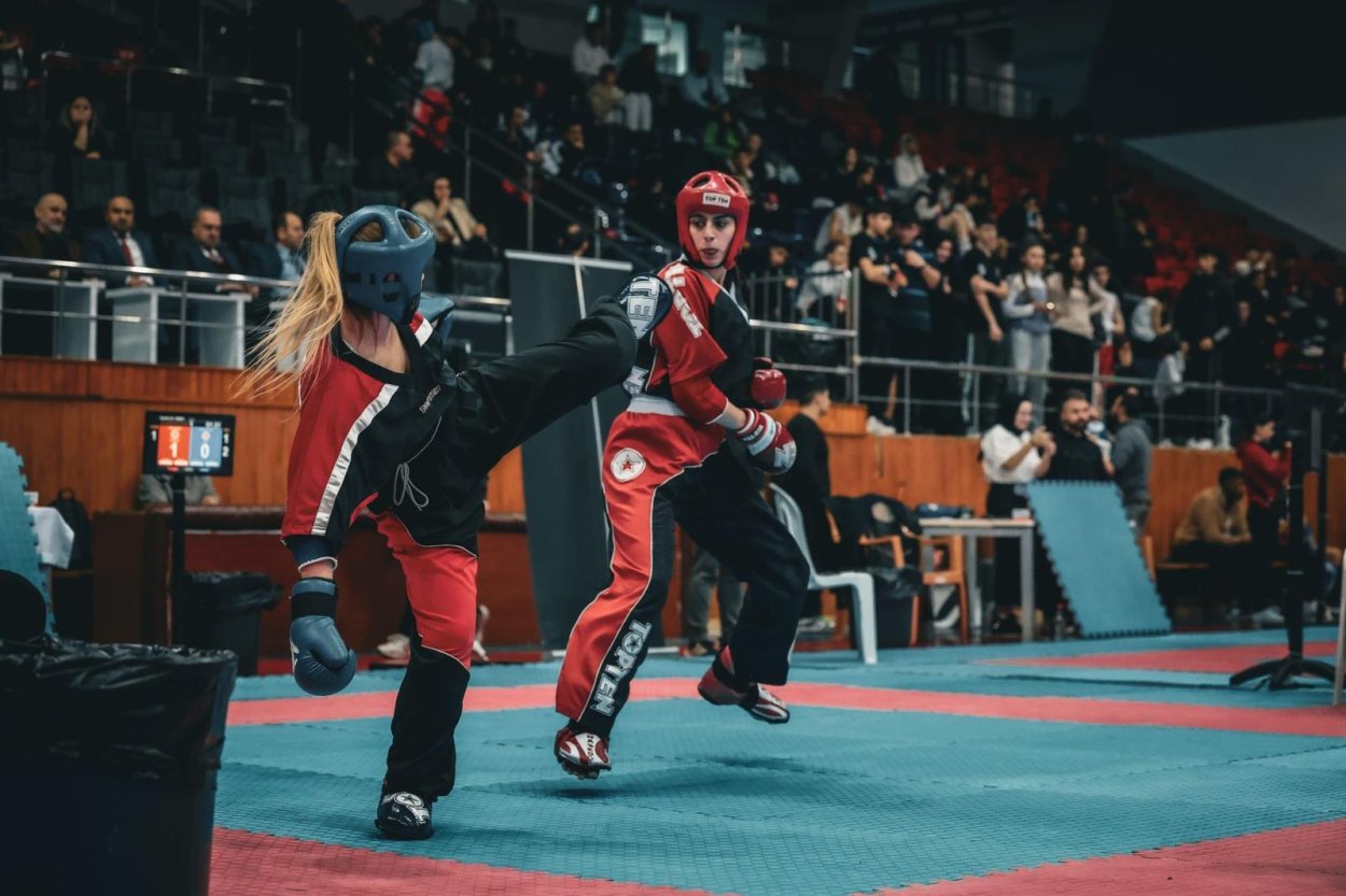 gencler kick boks sampiyonasi ordu da basladi 1876