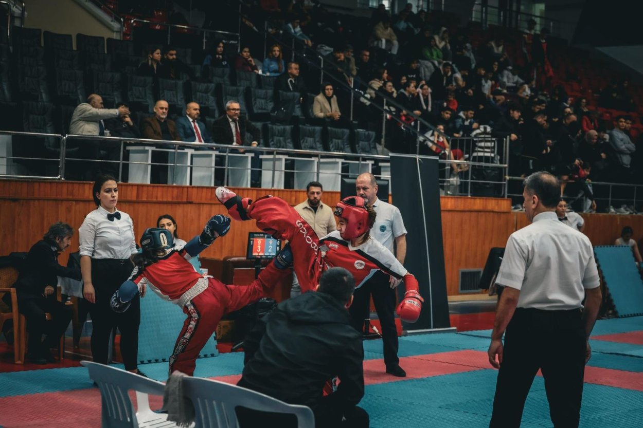 gencler kick boks sampiyonasi ordu da basladi 3346