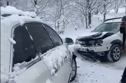 Gölköy'de 2 Araç Çarpıştı