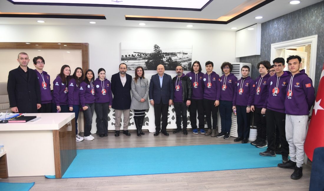 "Tavlı, NASA Yarışmasına Katılacak Öğrencileri Ağırladı"