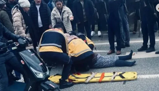 Ordu Altınordu’da Feci Kaza: Karşıya Geçmek İsteyen Kadına Pikap Çarptı! kadina araba carpti