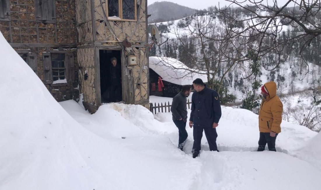 Ordu’da etkili olan kar yağışı sırasında Altınordu Osmaniye Mahallesi’nde yalnız
