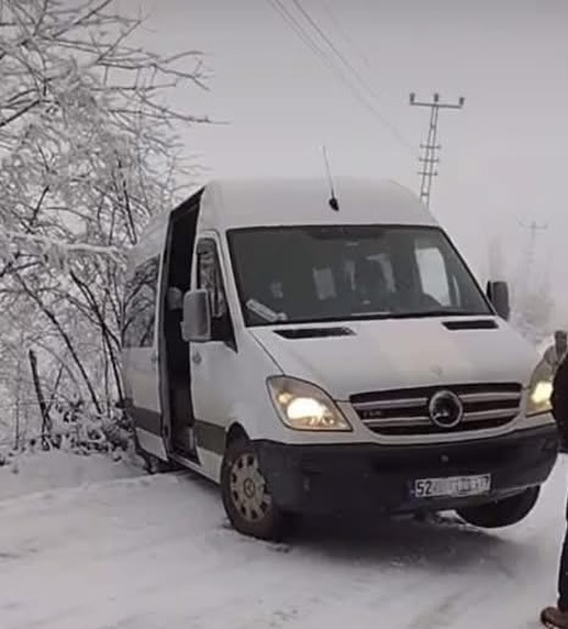 Kumru-Korgan Yolunda Servis Minibüsü Kaydı kumru servis kaydi