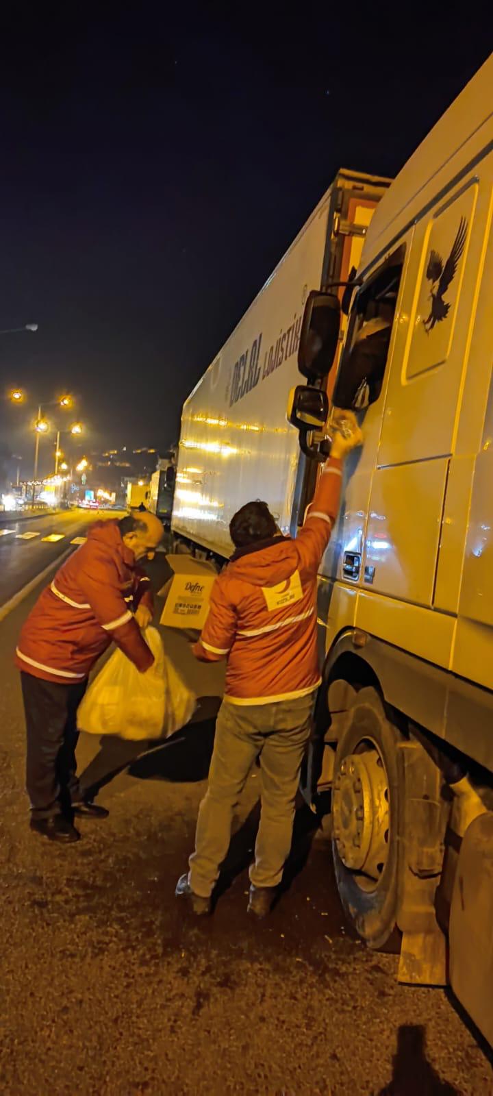 Türk Kızılay'ından Yiyecek Yardımı turk kizilay yiyecek.jpg3