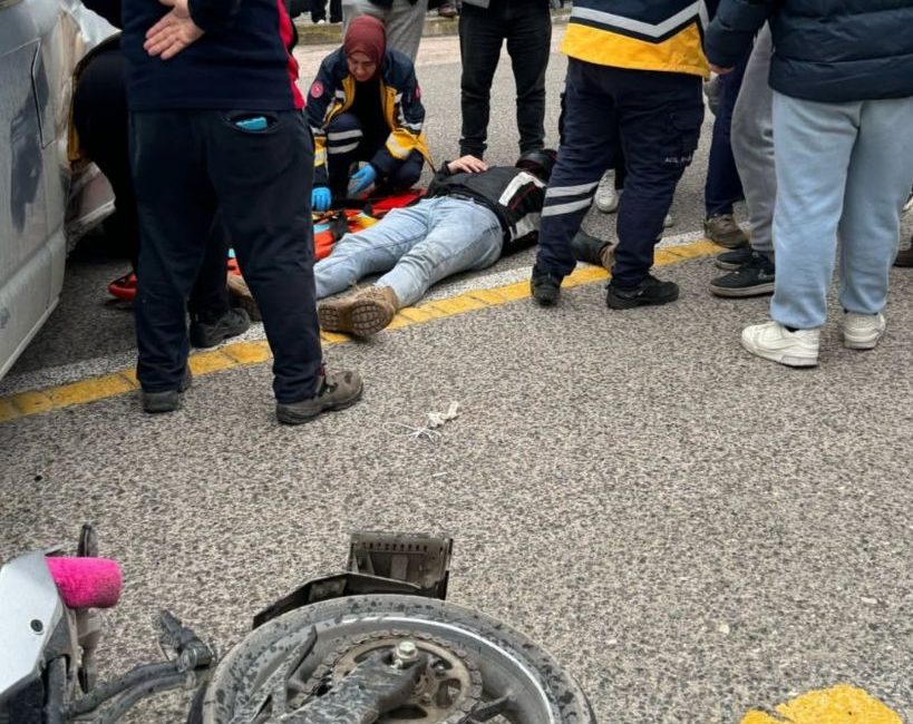 Ünye Niksar Caddesi'nde Trafik Kazası: Motosiklet Sürücüsü Yaralandı