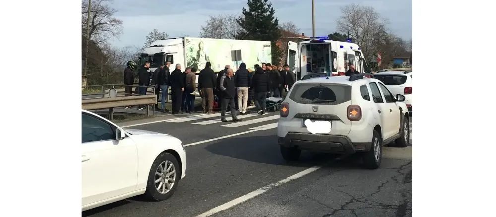 Ünye’nin Cevizdere Mahallesi’nde yolun karşısına geçmeye çalışan bir yaya, otomobilin