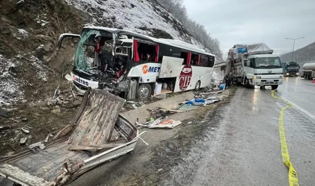  Yolcu Otobüsü Kazası: 1 Ölü, 16 Yaralı