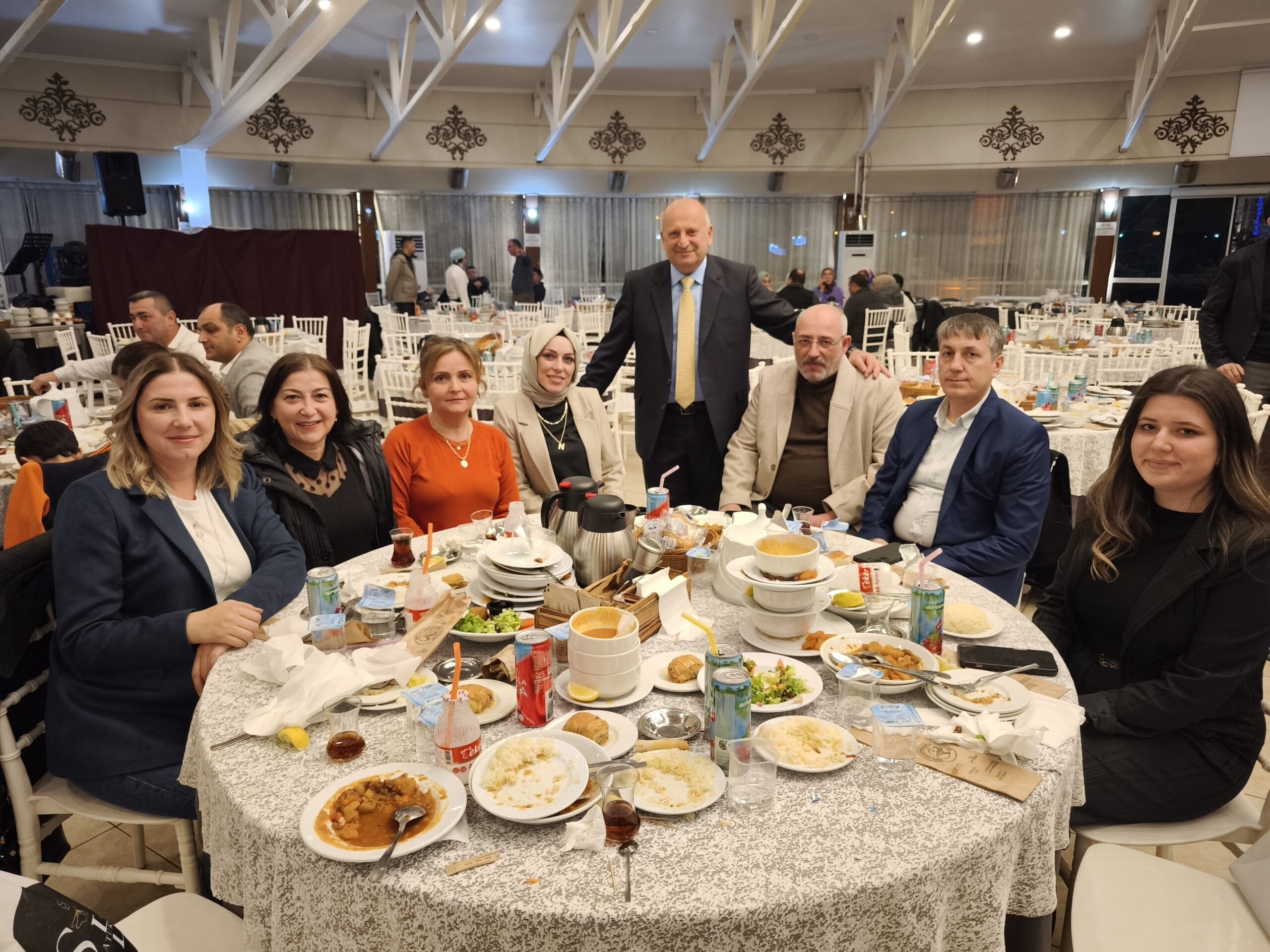 Başkan Tavlı, Biz Şehrimize Hizmet Eeden Büyük Bir Aileyiz BASKAN TAVLI BIZ SEHRIMIZE HIZMET EDEN BUYUK BIR AILEYIZ 13 scaled 1