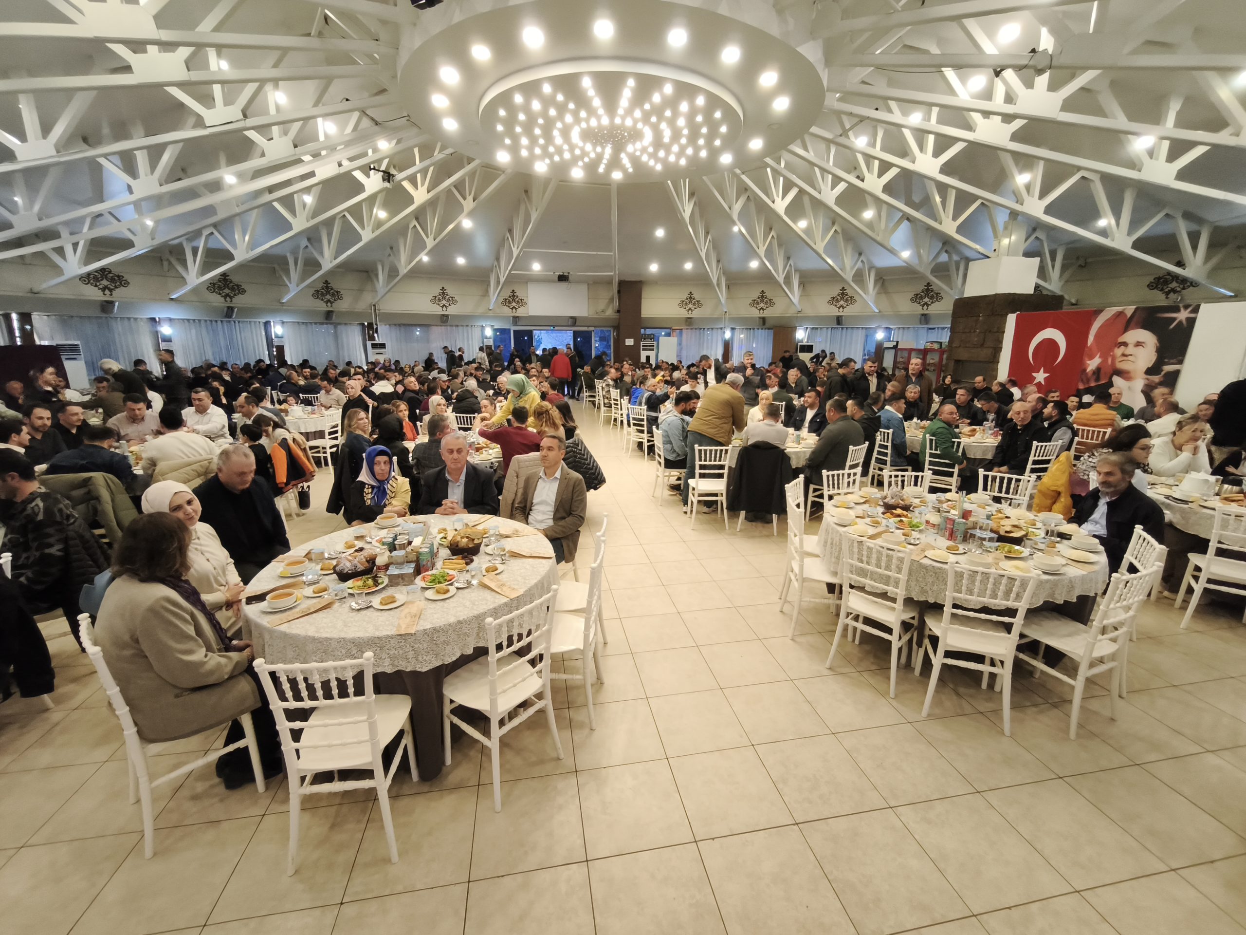 BASKAN TAVLI BIZ SEHRIMIZE HIZMET EDEN BUYUK BIR AILEYIZ 4 scaled