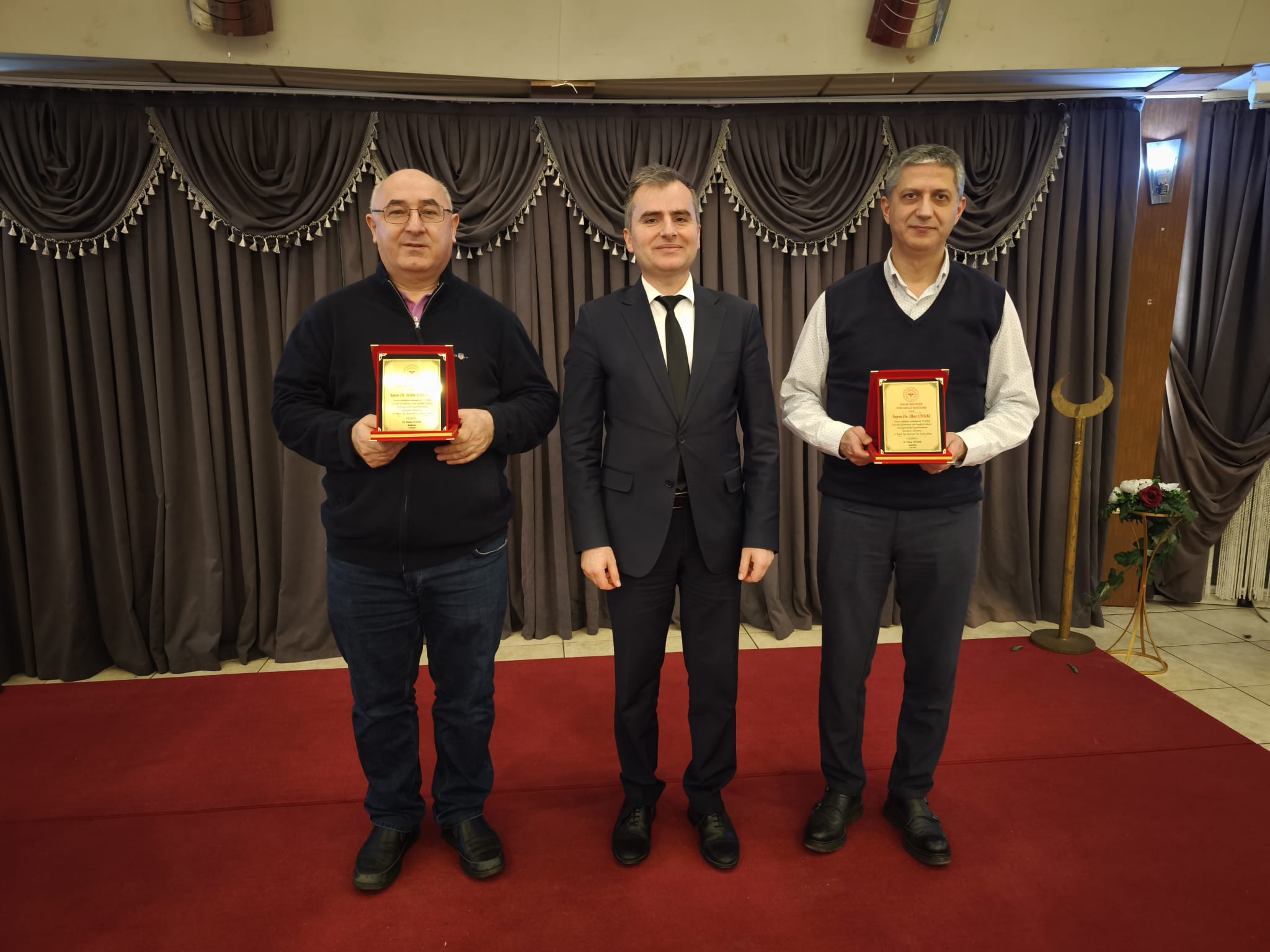 BASKAN TAVLI HEKIMLERIN TIP BAYRAMINI KUTLADI 24