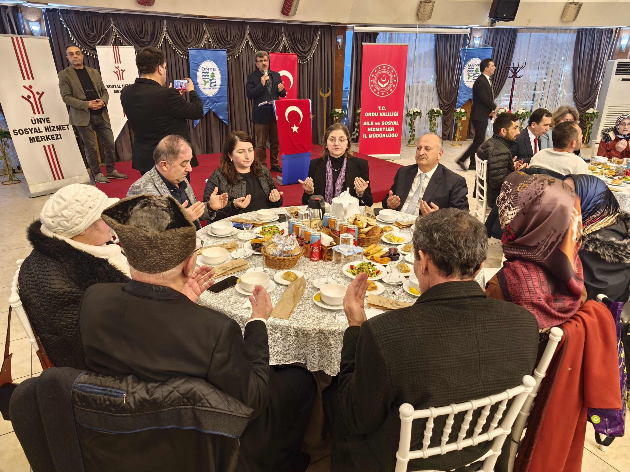 BASKAN TAVLI SEHIT AILELERI VE GAZILERLE GONUL SOFRASINDA BULUSTU 10 scaled 1