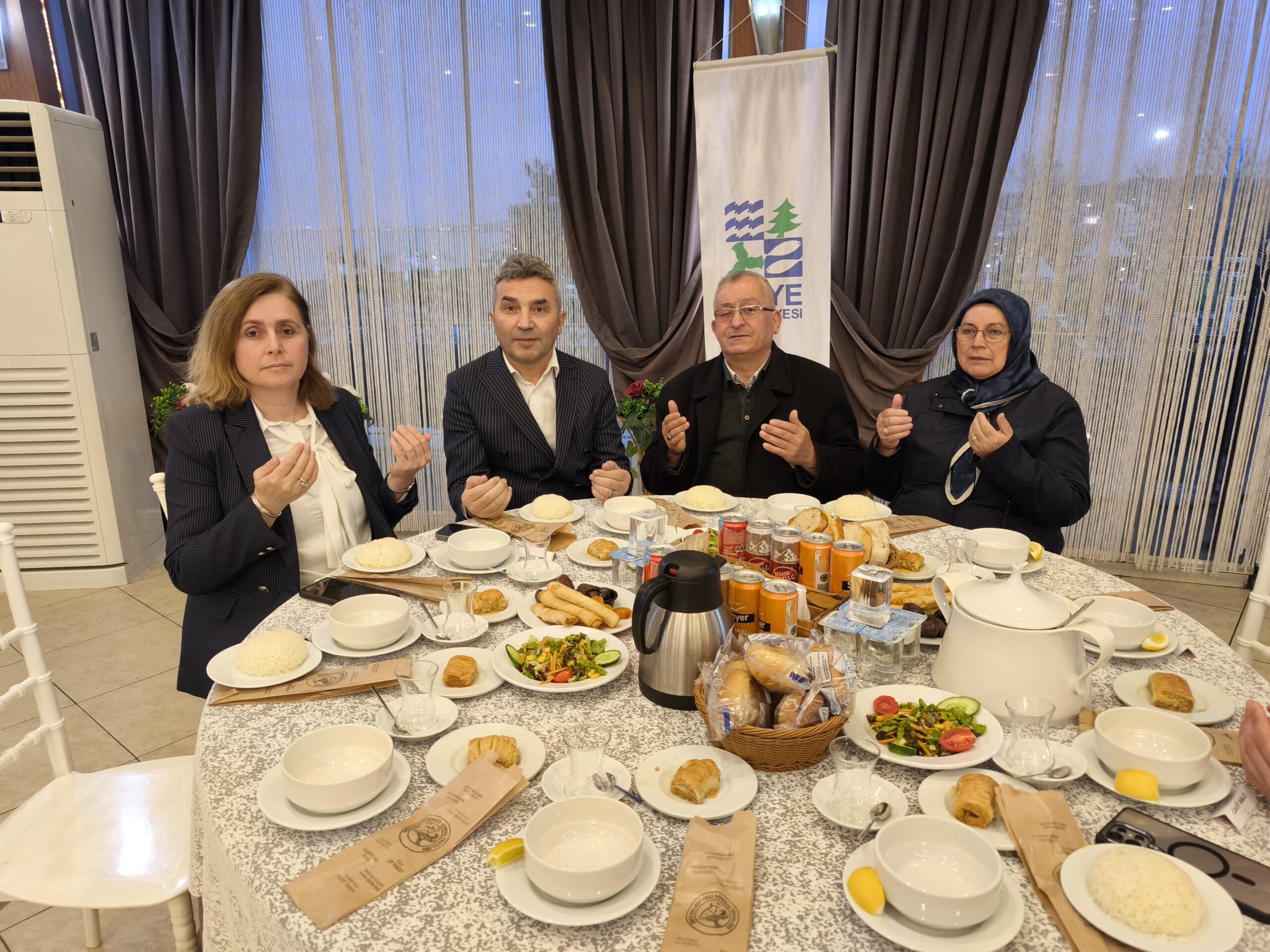 BASKAN TAVLI SEHIT AILELERI VE GAZILERLE GONUL SOFRASINDA BULUSTU 12 scaled 1