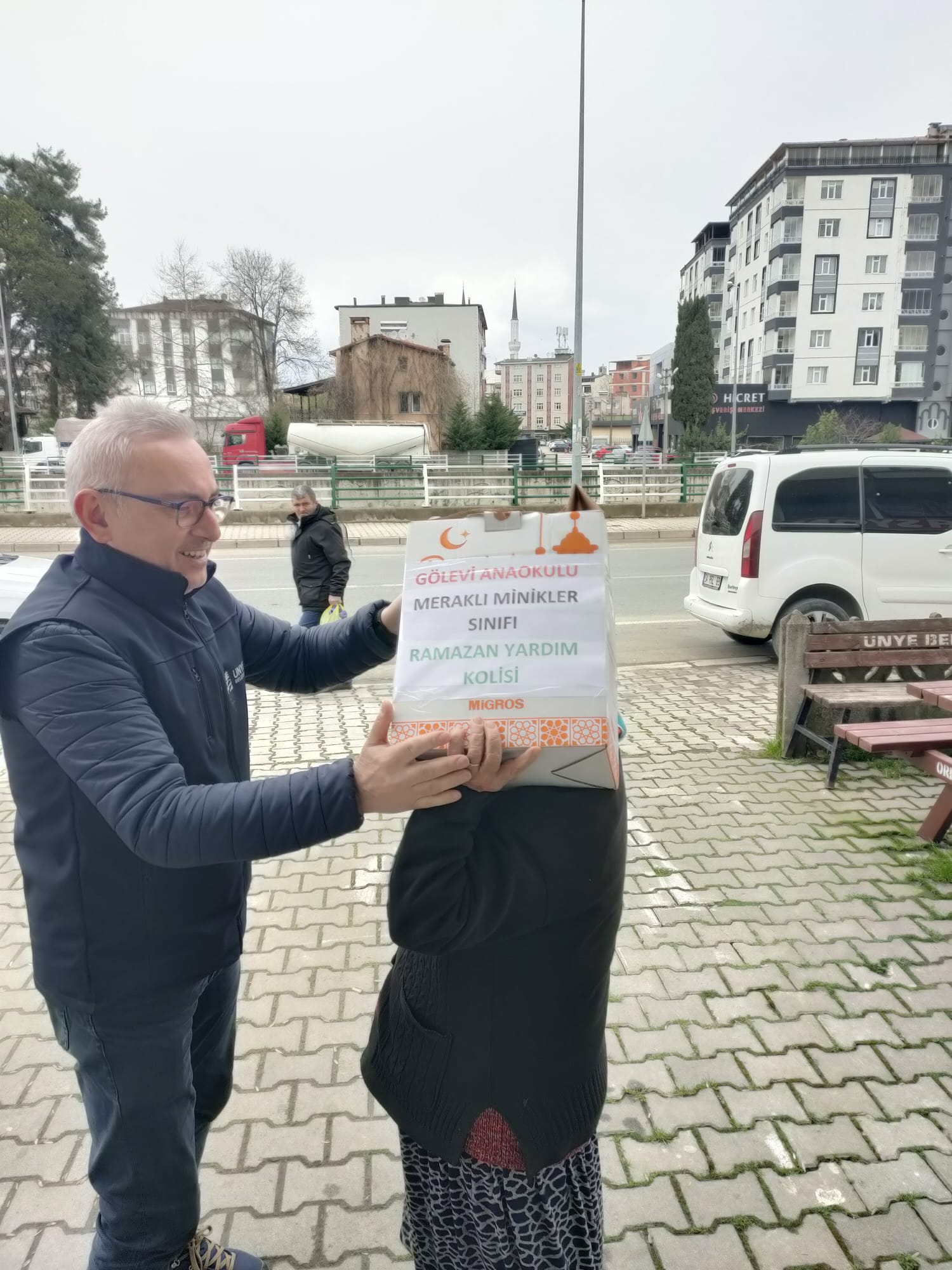 MINIK ELLER HAZIRLADI UNYE BELEDIYESI DAGITIMINI YAPTI 3