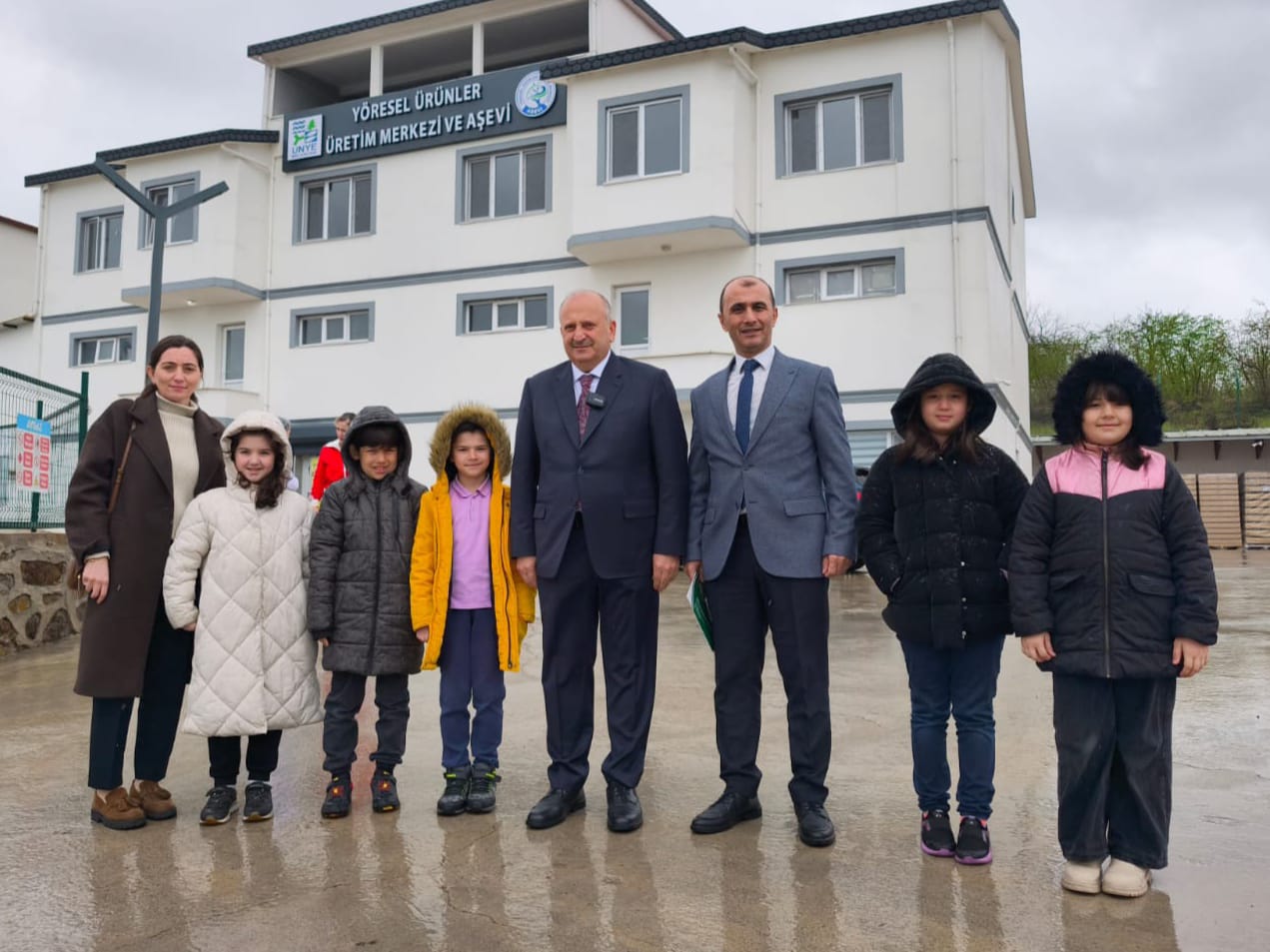 OGRENCILERDEN UNYE BELEDIYESI ASEVINE ANLAMLI BAGIS 1