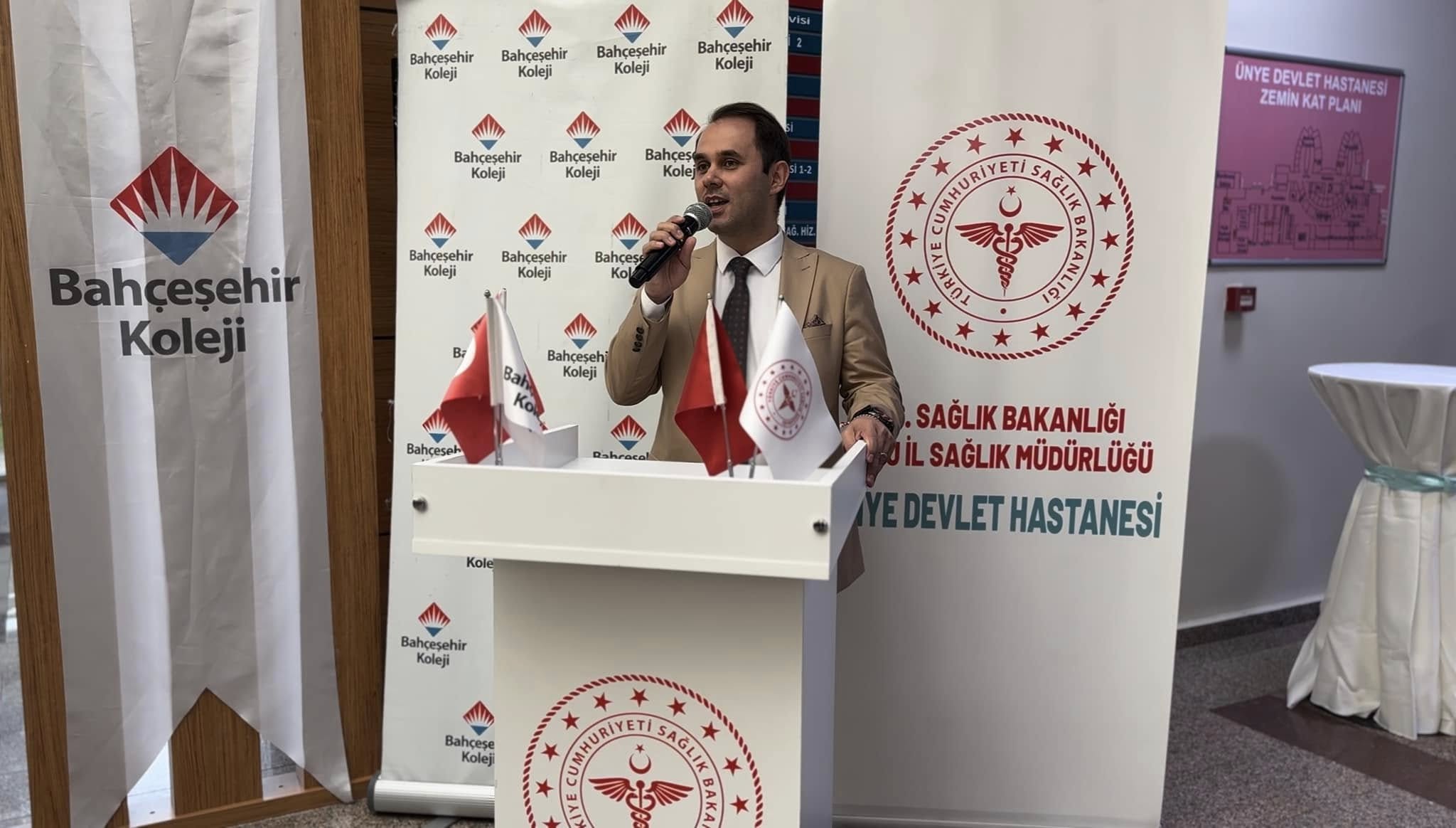 UNYE DEVLET HASTANESI BAHCESEHIR KOLEJI RESIM SERGISI.jpg2