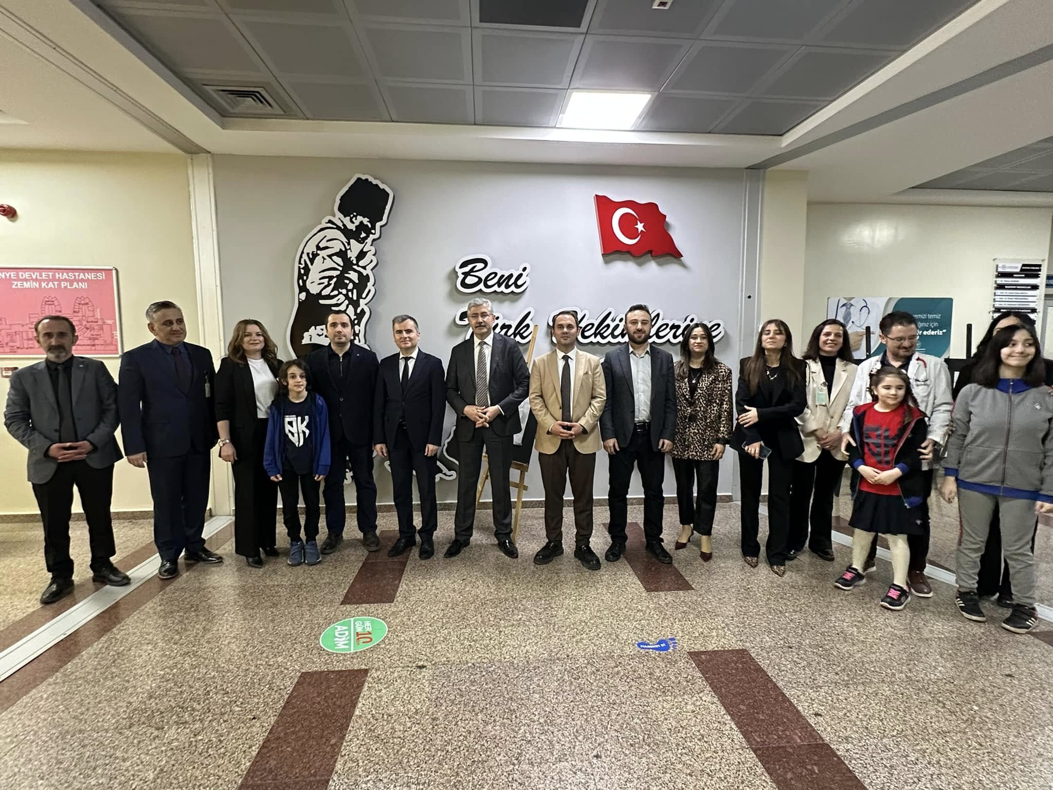 UNYE DEVLET HASTANESI BAHCESEHIR KOLEJI RESIM SERGISI.jpg4