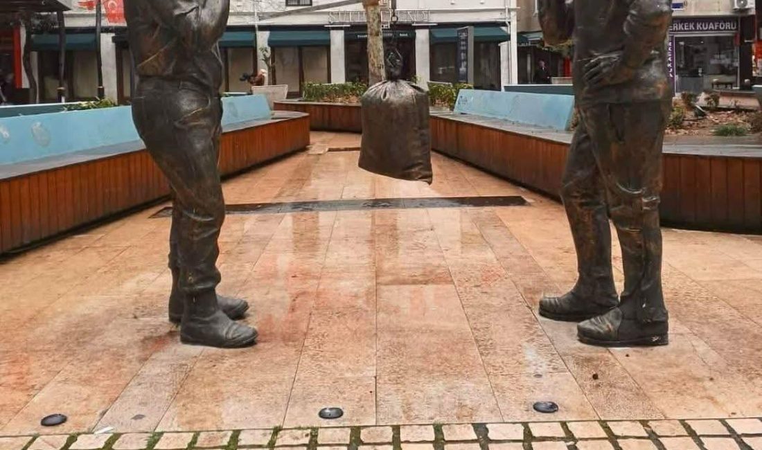 Yapılan bu yenileme çalışmasıyla heykelin orijinal görünümü tekrar sağlanarak eksiklik