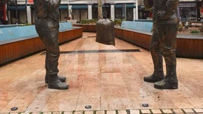 Yapılan bu yenileme çalışmasıyla heykelin orijinal görünümü tekrar sağlanarak eksiklik