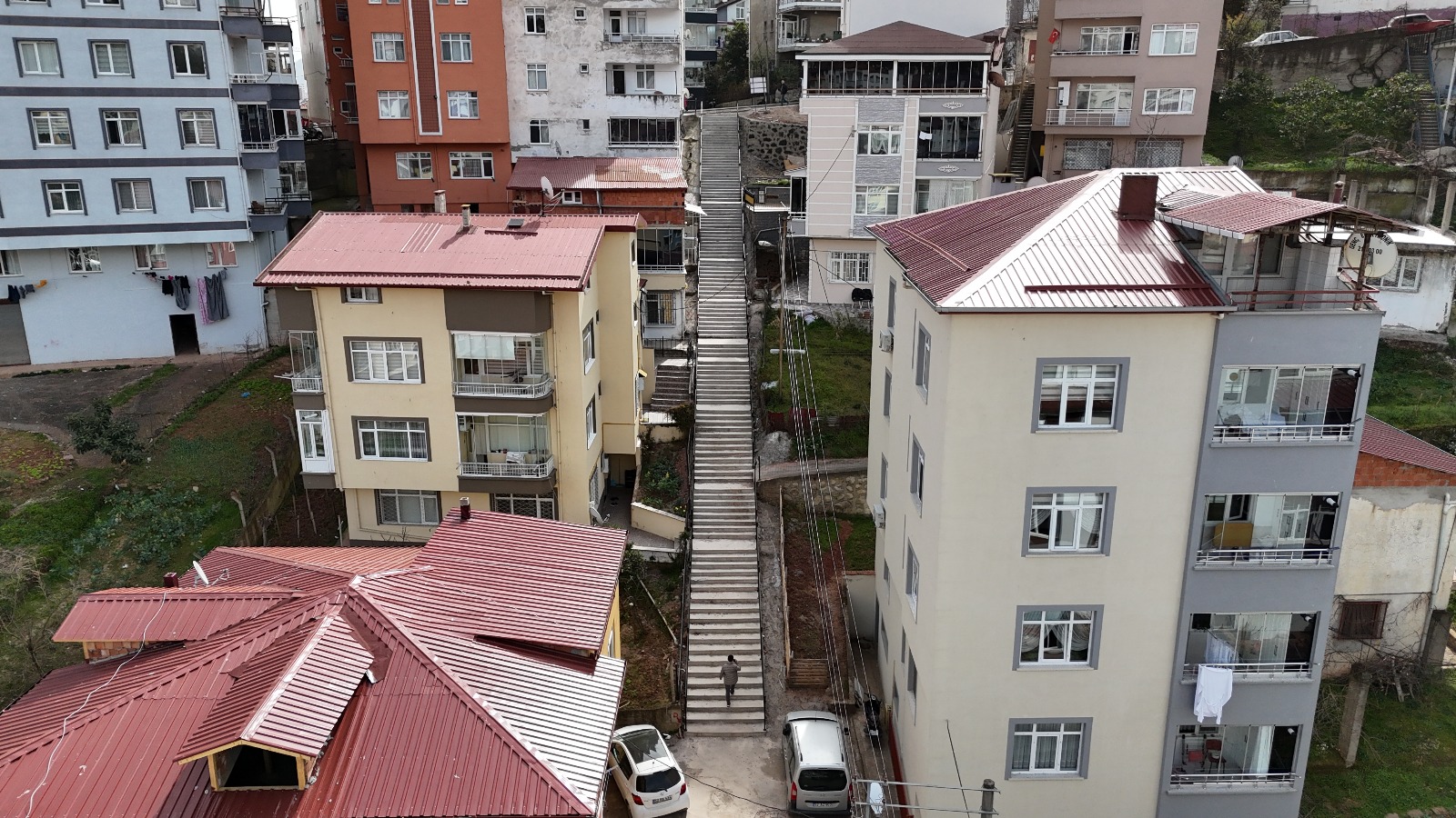 altinordu tehlikeli merdivenler yenilendi.jpg2