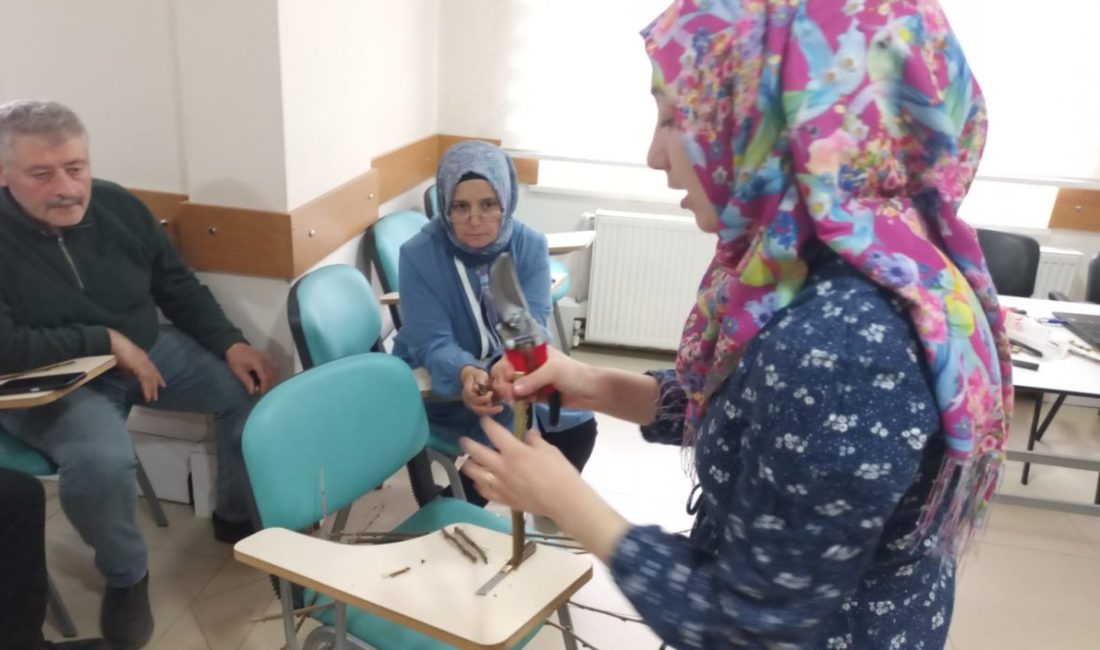 ORDULULAR ‘MEYVE AĞAÇLARINDA AŞILAMA’ YAPMANIN PÜF NOKTALARINI ÖĞRENİYOR