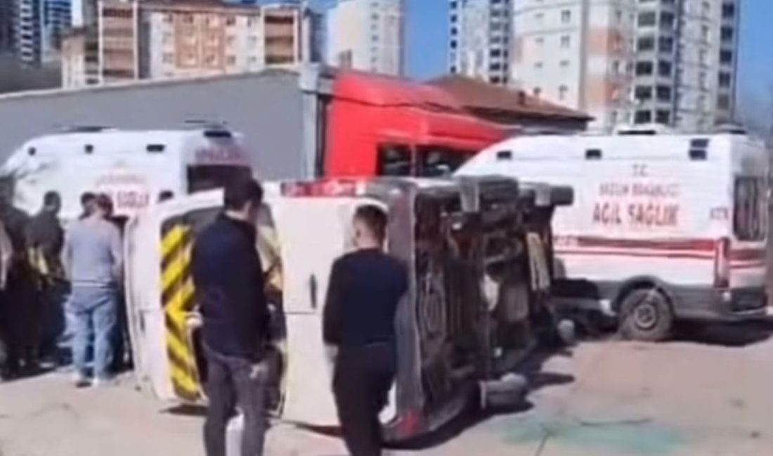 Öğrenci Servisi ile Kamyonet Çarpıştı: 9 Yaralı