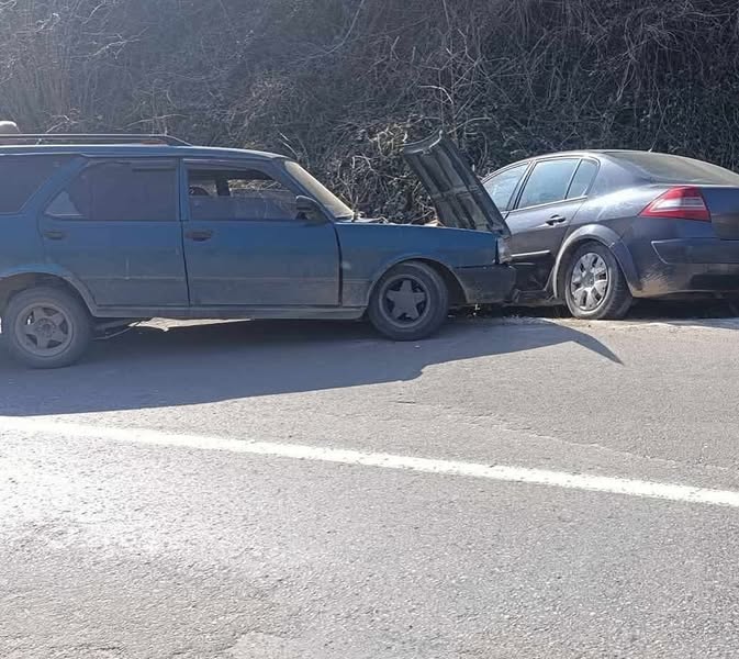 Fatsa'da Araçlar Kafa Kafaya Çarpıştı fatsa trafik kazasi 1