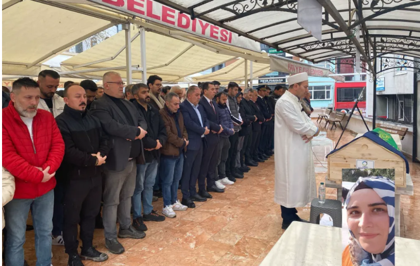 Tuğba Çataldaş son yolculuğuna uğurlandı hacer ozturk kiz kardesi