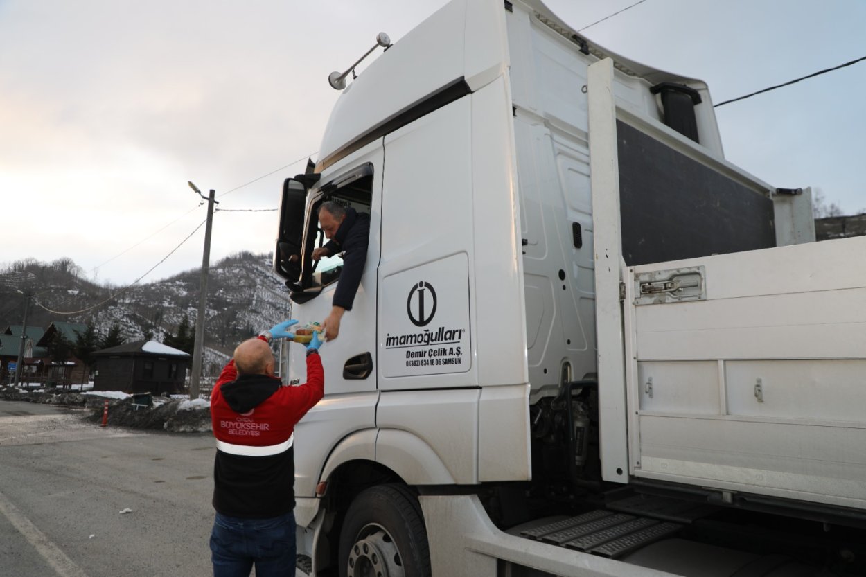 Karadeniz Sahil Yolunda İftar Saati Bereketi karadeniz sahil yolunda iftar saati bereketi 9518