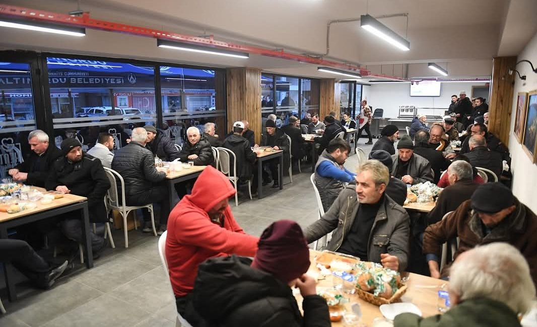 Başkan Tepe, Kent Lokantası’nda Vatandaşlarla İftar Yaptı