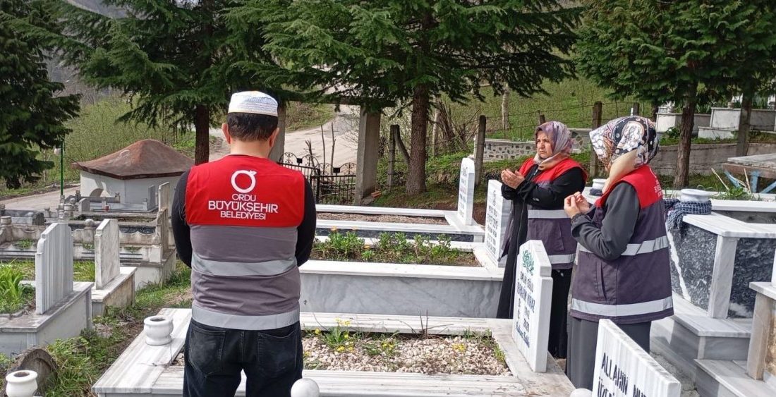 Ordu Büyükşehir Belediyesi vatandaşların kabir ziyaretlerini sağlıklı bir ortamda gerçekleştirmeleri