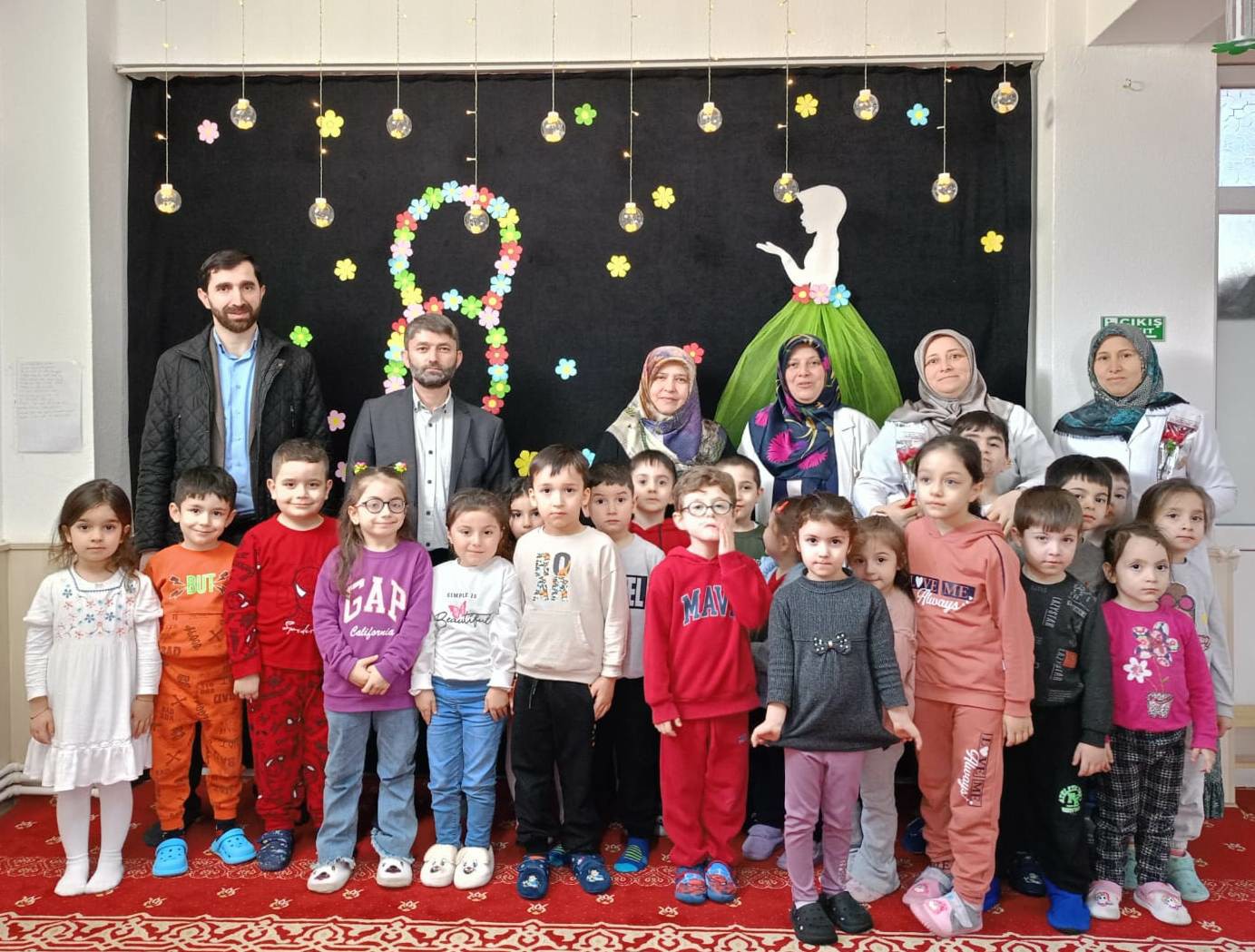 muftulukten dunya kadinlar gunu ziyeretleri.jpg3