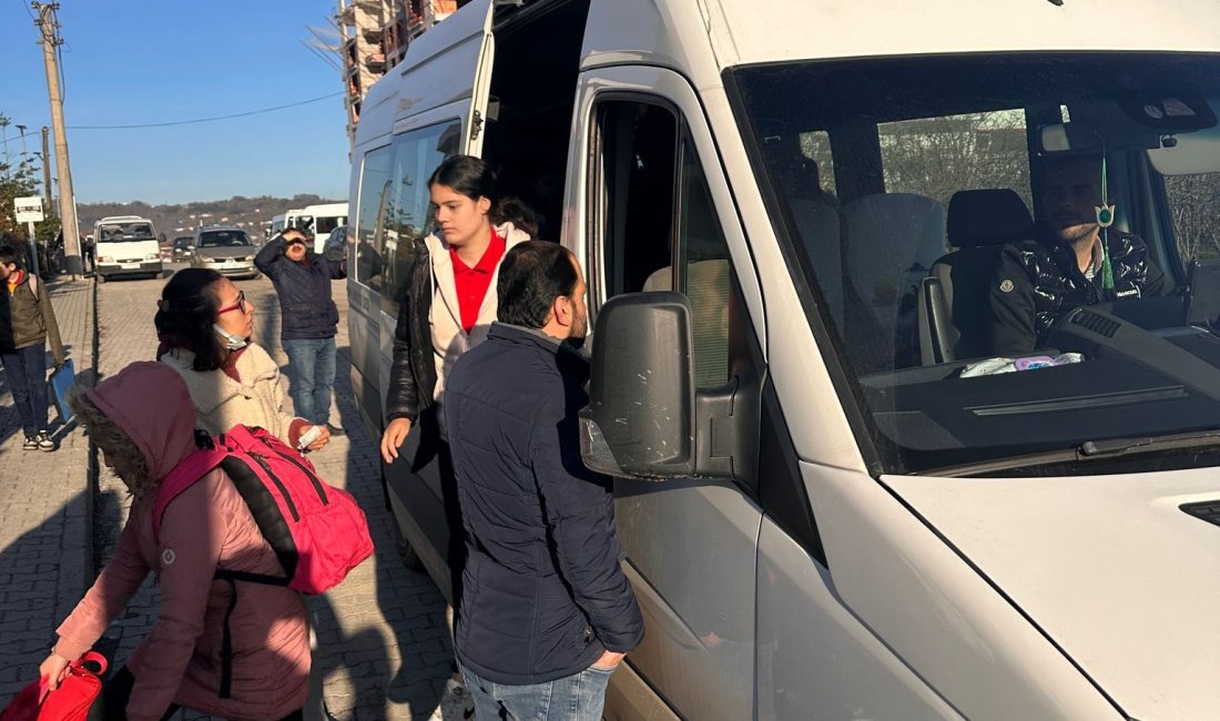 Okul Servis Araçlarına Sıkı Denetim ve Bilgilendirme Çalışmaları Devam Ediyor