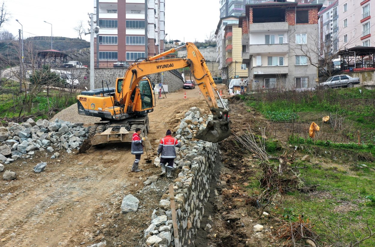 ordu da duvarlar nakis gibi oruluyor 8870