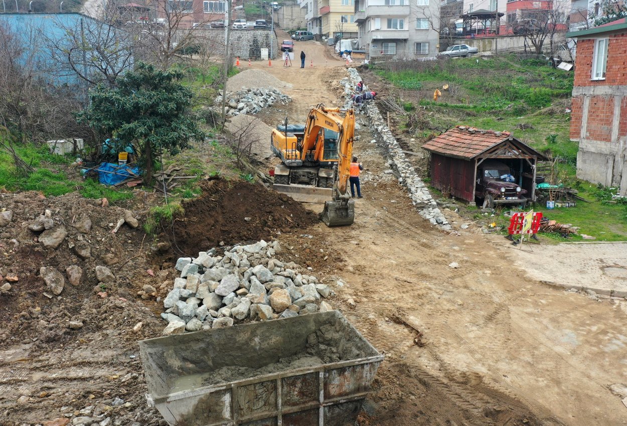 ORDU’DA DUVARLAR NAKIŞ GİBİ ÖRÜLÜYOR ordu da duvarlar nakis gibi oruluyor 9112