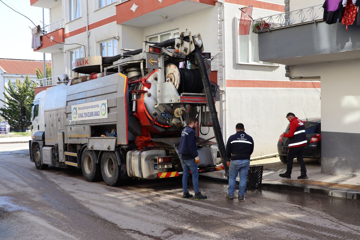 Ordu'da Kanal Ve Yağmur Suyu Hatları Temizleniyor. ordu da kanal ve yagmur suyu hatlari temizleniyor 8321