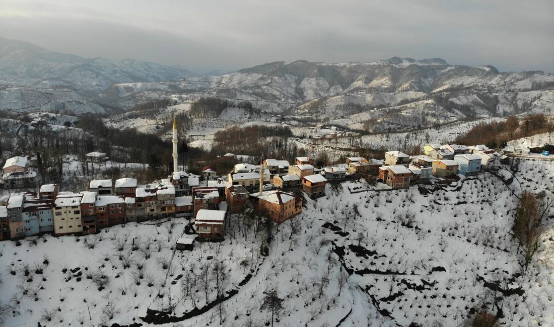 İftar Zamanında Sınır Farkı: Bir Adımla İl Değiştiriyorlar