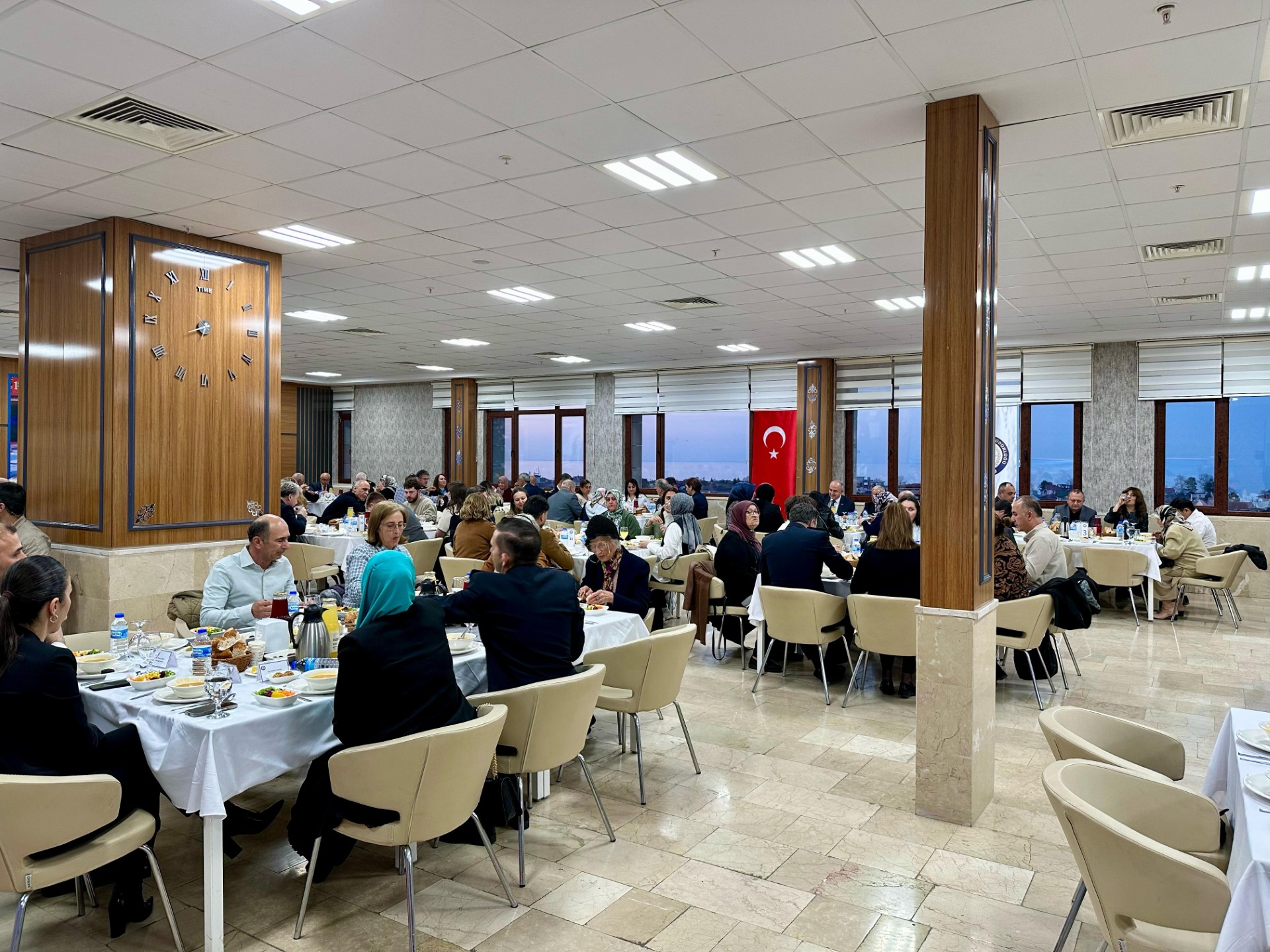 sehit aileleri gaziler iftar yemegi.jpg1