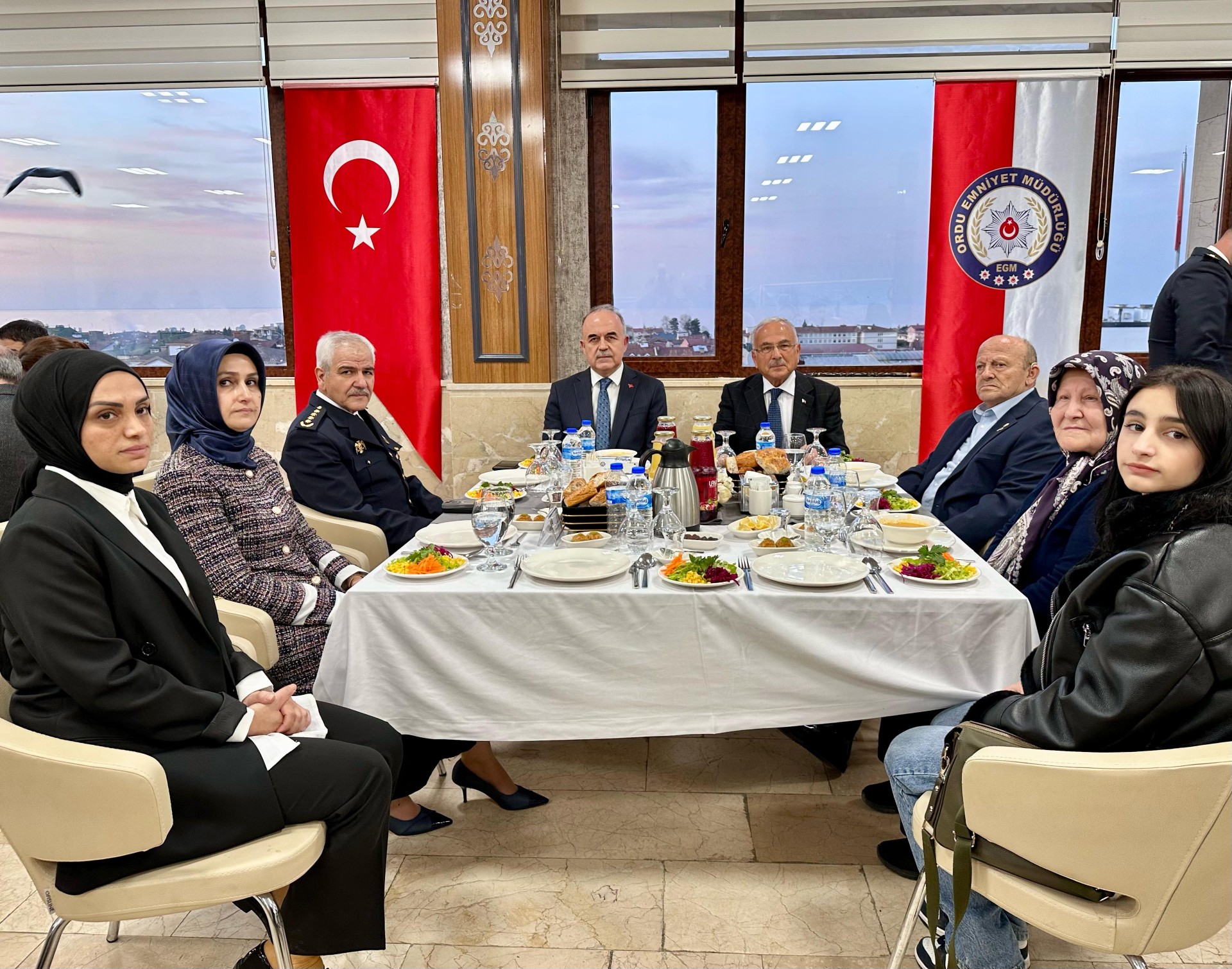 Şehit Aileleri ve Gaziler, İftar Yemeğinde Buluştu sehit aileleri gaziler iftar yemegi.jpg2