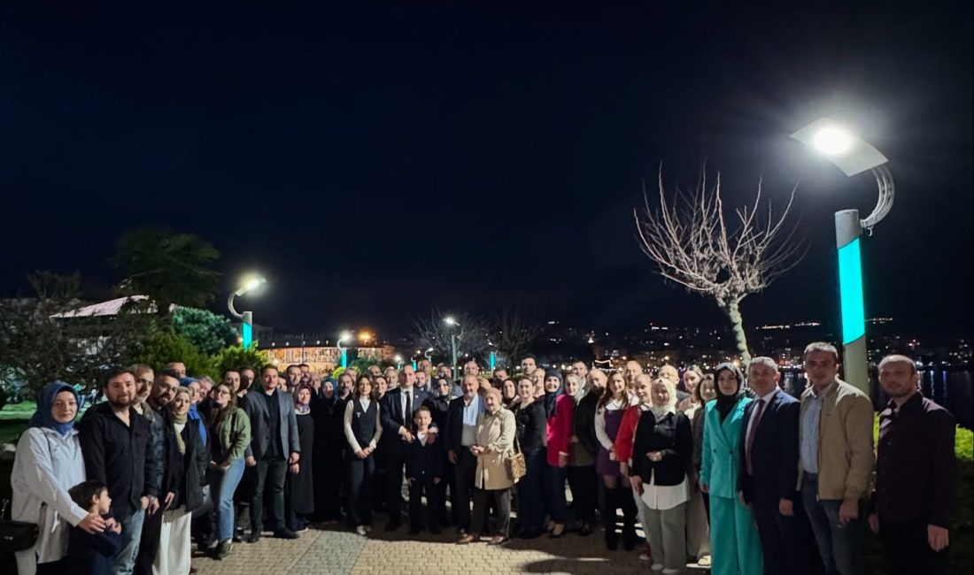 Anahtar Parti Ünye İlçe Başkanlığı tarafından düzenlenen iftar programı gerçekleştirildi.