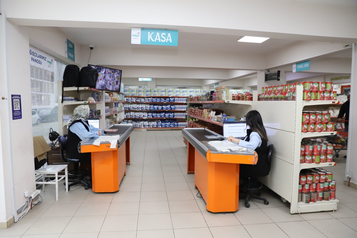 sosyal market ramazan ayinda ihtiyac sahiplerini yalniz birakmiyor 9134 1