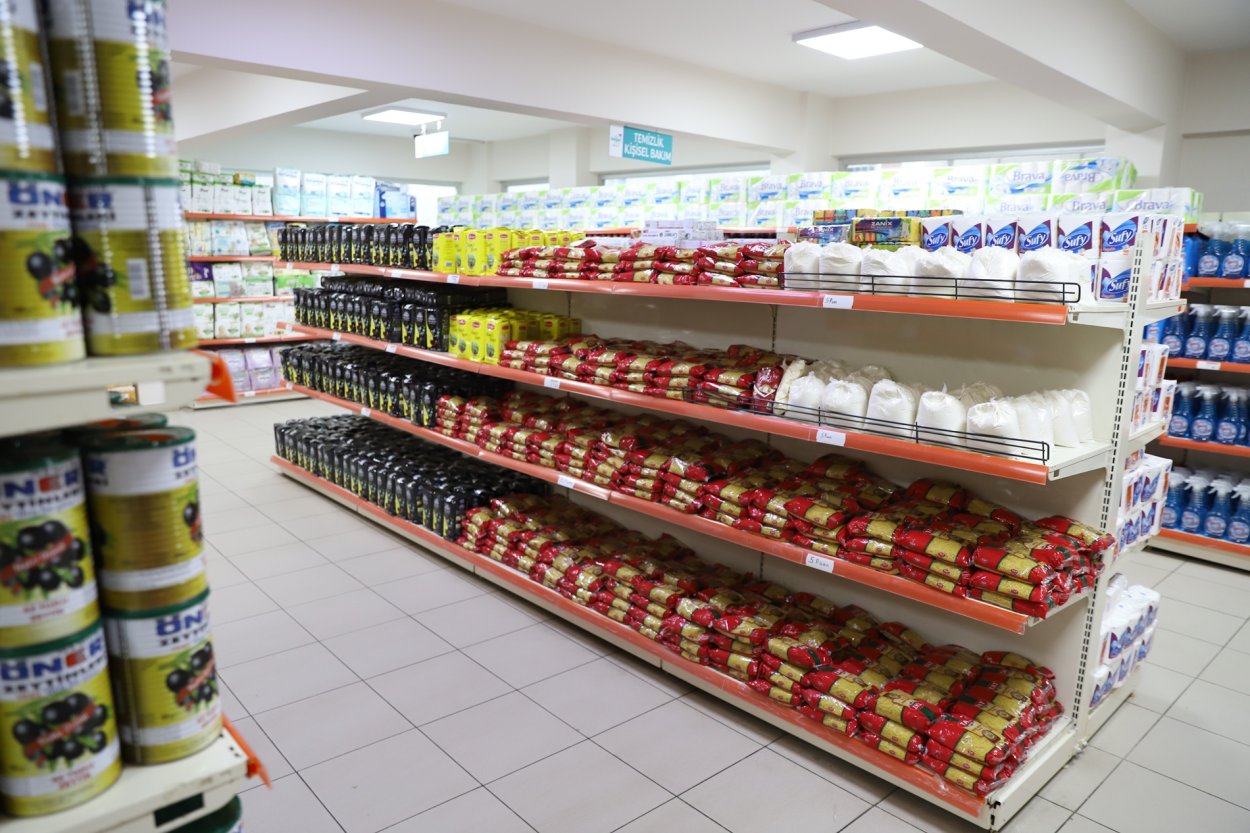 sosyal market ramazan ayinda ihtiyac sahiplerini yalniz birakmiyor 9478 1