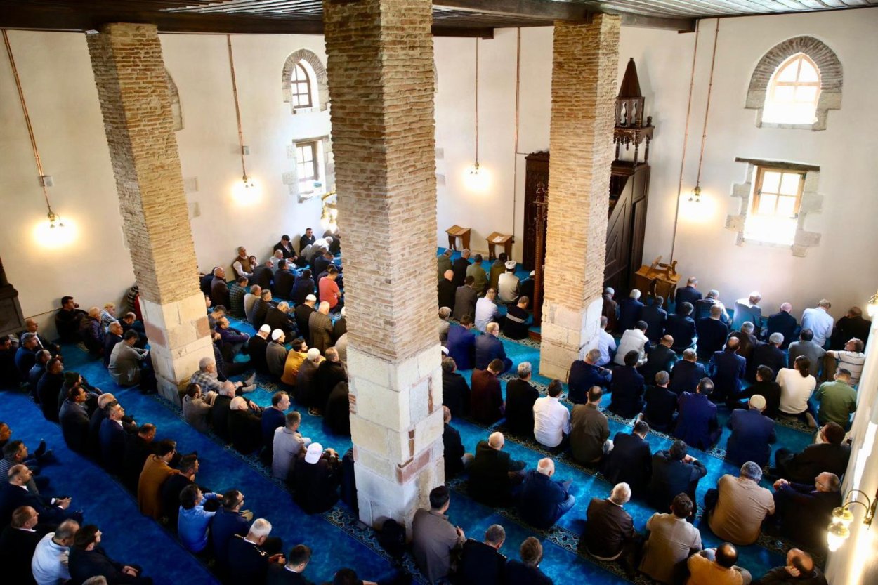 tarihi eskipazar camii ibadete acildi 343