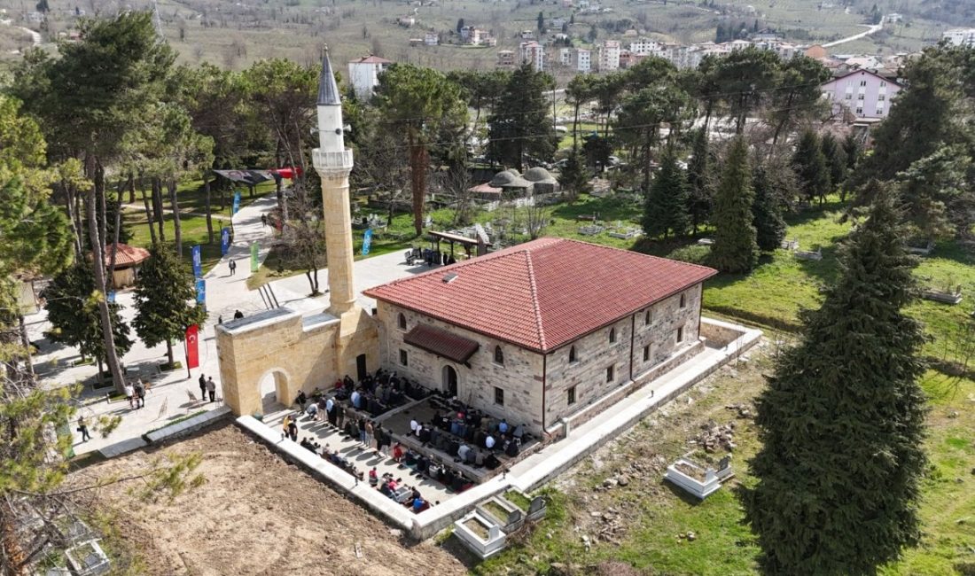 600 YILLIK TARİHİ CAMİ RESTORASYONDAN SONRA DUALAR EŞLİĞİNDE 5 VAKİT